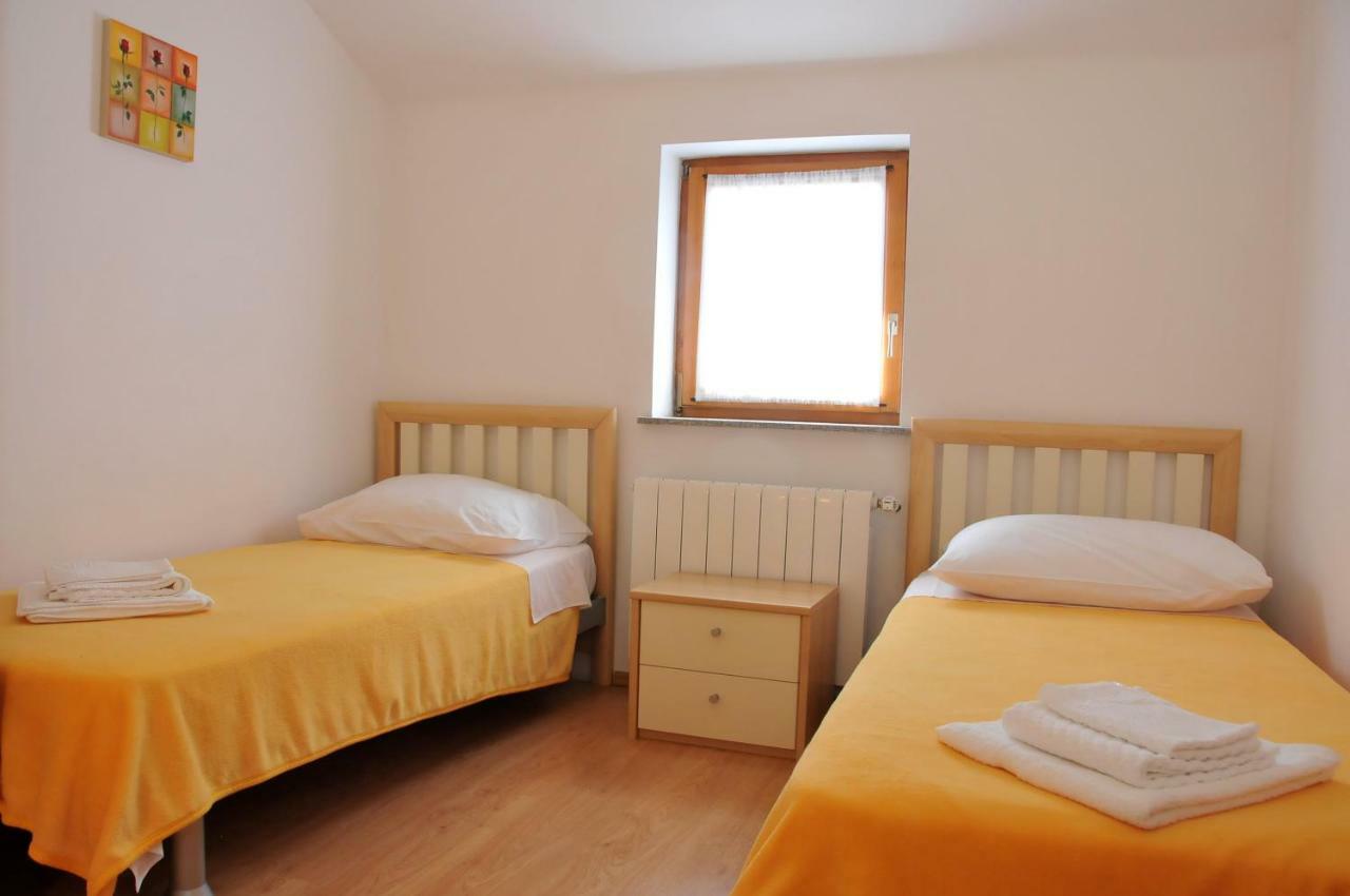 Apartments Toic Cres Luaran gambar